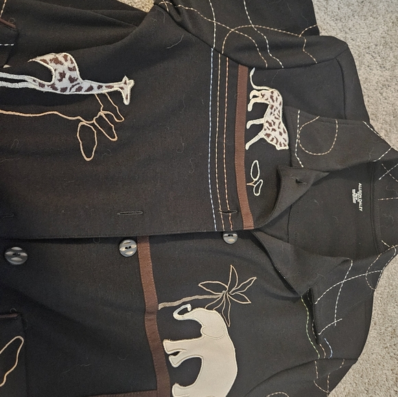 Barely worn nice elephant zebra graraffe jacket - Picture 4 of 9